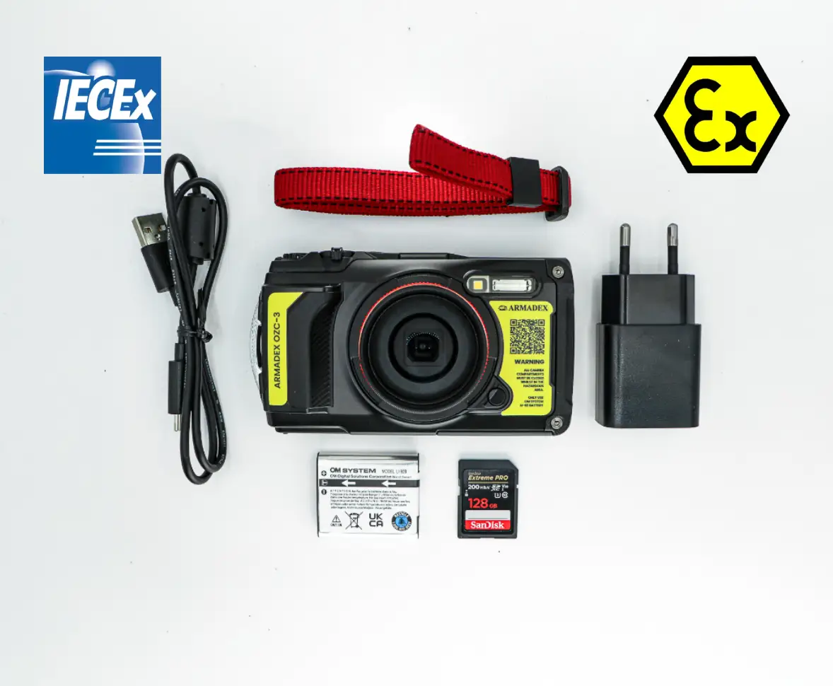 ARMADEX OZC-3 mit komplettem Zubehör: Akku, Ladekabel, SD-Karte und Handgurt